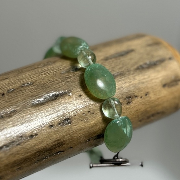 Natural Gemstone Bracelet Silver Hardware Green - Picture 4 of 9